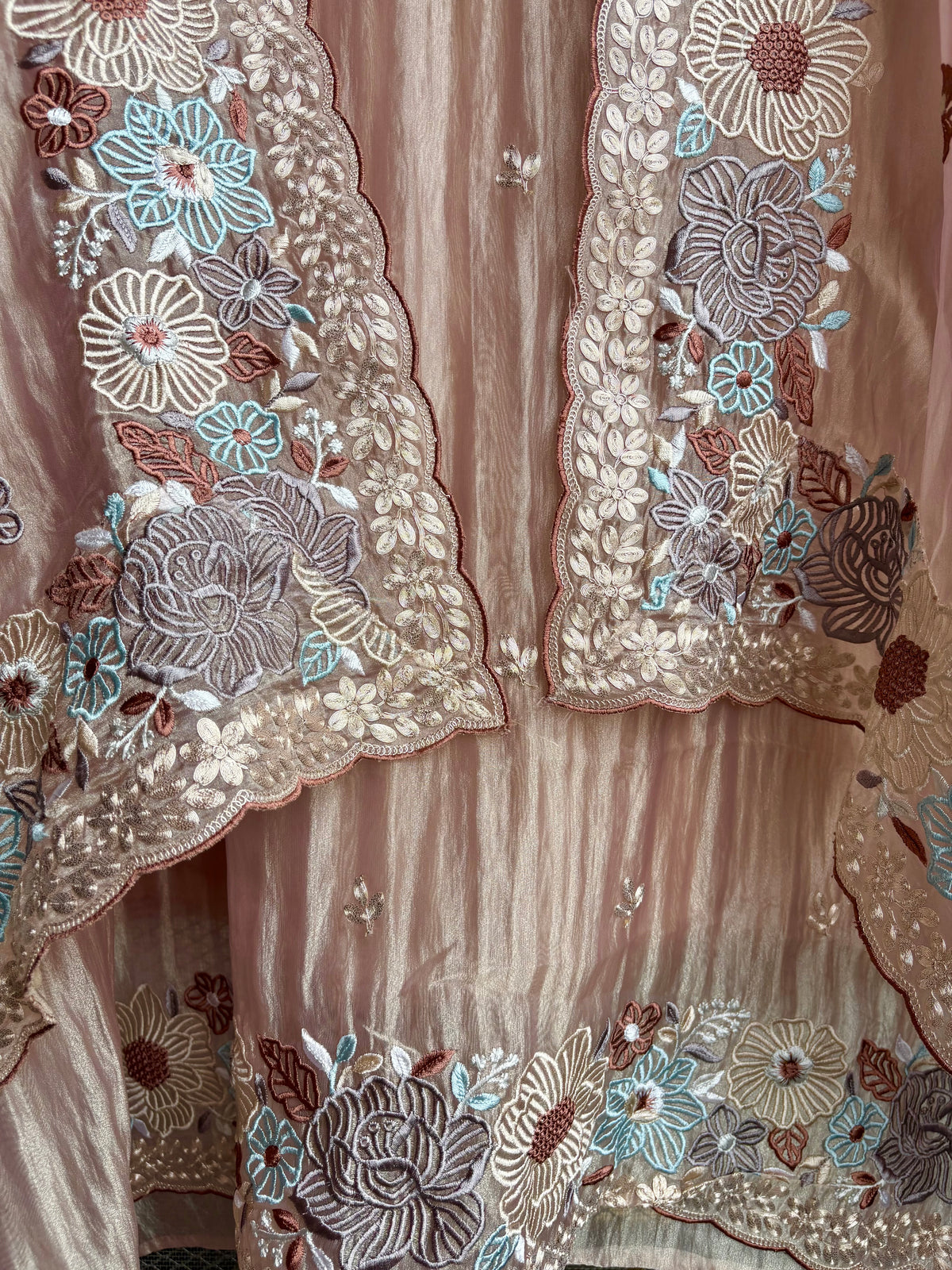 Wrinkled Tissue Parsi Suit